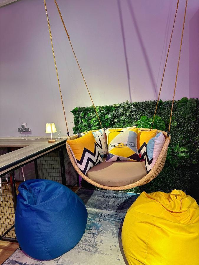 Swing & Pillows @ Beach Street George Town Exterior photo