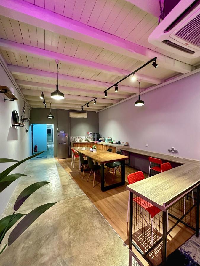 Swing & Pillows @ Beach Street George Town Exterior photo